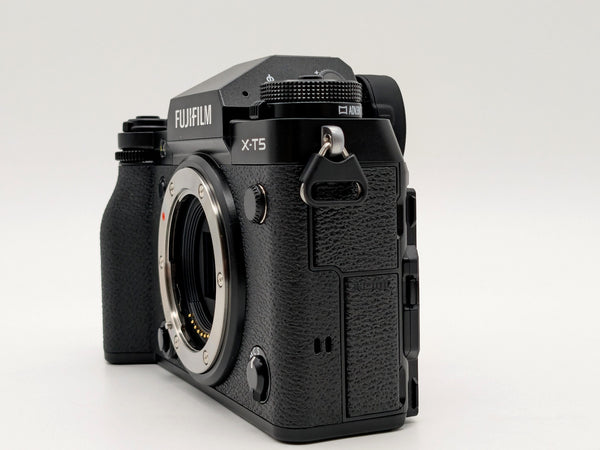 Fujifilm X-T5 40.2MP Mirrorless Camera Body Black - 105 Shutter Count - Battery