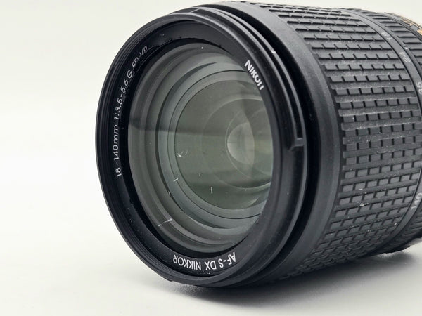 Nikon AF-S DX NIKKOR 18-140mm f/3.5-5.6G ED VR Lens Scuffs