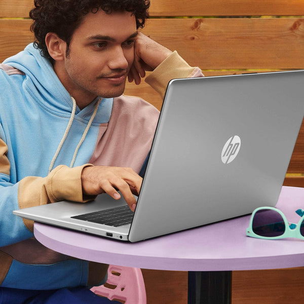 HP 17.3 N305 8GB 256GB 17.3